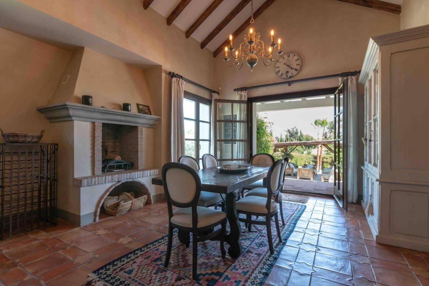 Villa Casa Sol Encantadora Villa Con Piscina Marbella Luaran gambar