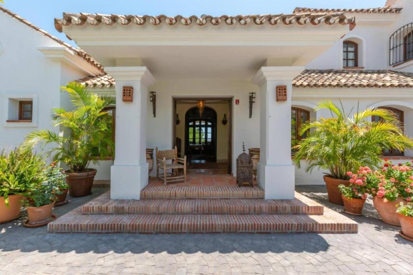 Villa Casa Sol Encantadora Villa Con Piscina Marbella Luaran gambar