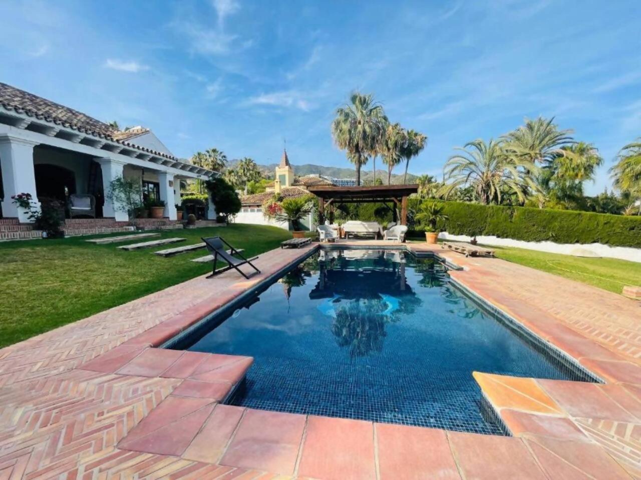 Villa Casa Sol Encantadora Villa Con Piscina Marbella Luaran gambar
