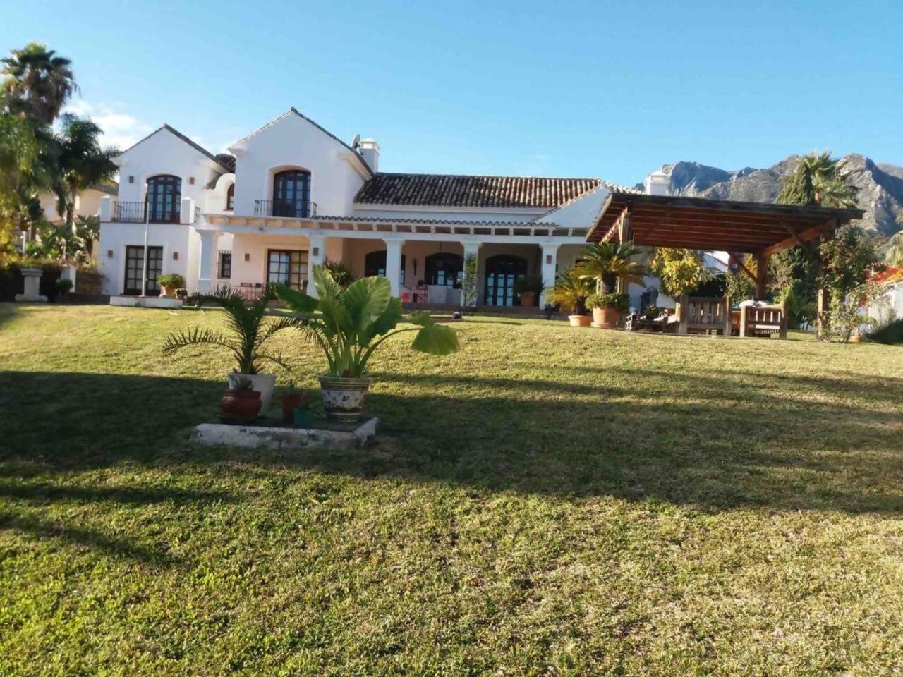 Villa Casa Sol Encantadora Villa Con Piscina Marbella Luaran gambar